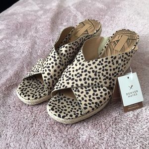 Denver Hayes Cheetah Print Wedge - Size 7M